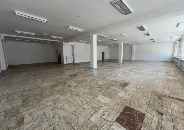 Obchodný priestor v centre mesta Kolárovo