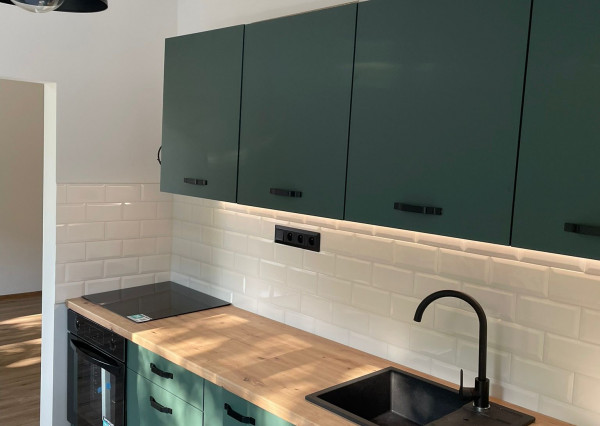 Elegantný, novučičký 3 izbový byt v tichej ulici v Komárne