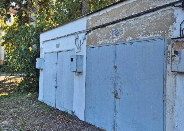 Garáž s montážnou jamou , ul. Odborárov