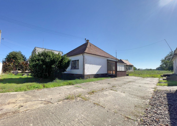 Rodinný dom v pôvodnom stave na rozsiahlom pozemku