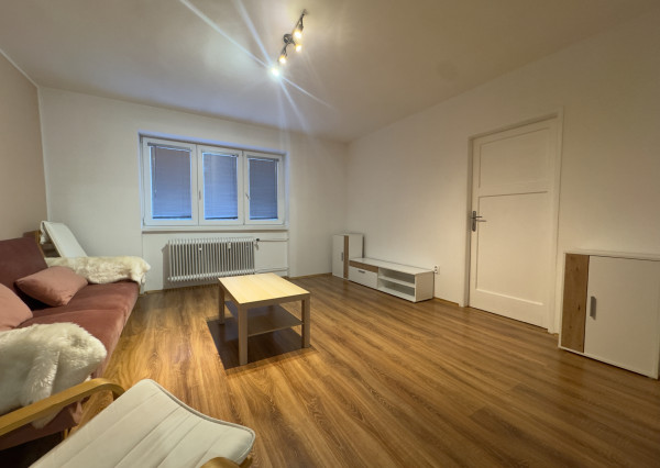 Dvojizbový tehlový byt, svetlejší a pokojnejší než čakáte, Ul. Odborárov