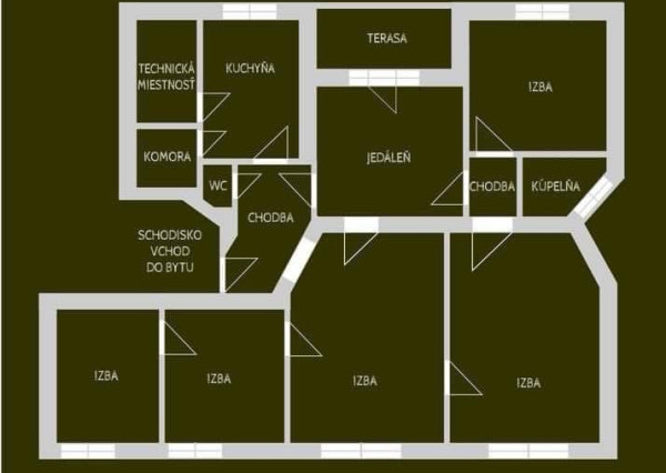 Veľkoplošný 5-izbový meštiansky byt v centre mesta