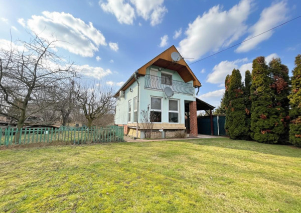 Pevná tehlová chata so záhradou, Komárno