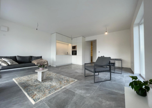 Novostavba s terasou, pokoj a súkromie v obci Trávnik