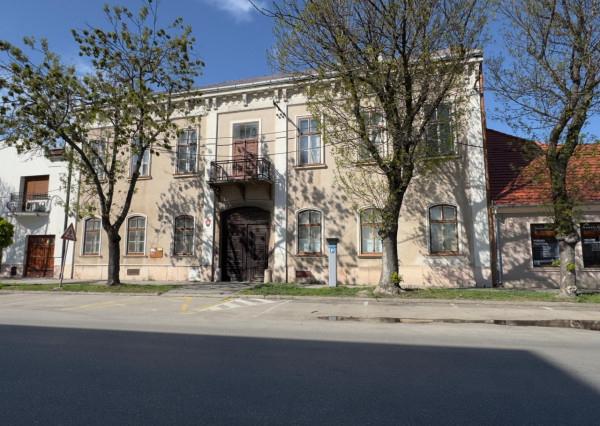 1000 m² histórie v centre Komárna s potenciálom pre 8–10 bytov