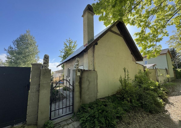Chata s pozemkom cca 300 m² – možnosť dokončenia podľa seba