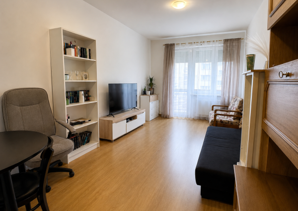 Predaj 2-izbového tehlového bytu s balkónom, Komárno