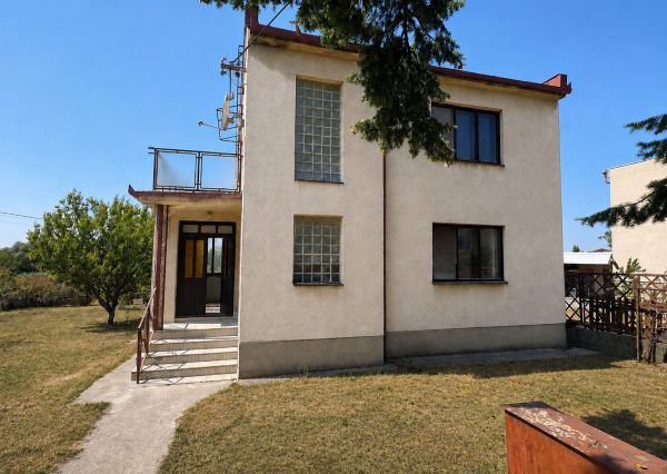 Veľký rodinný dom s garážou, prístavbami a pozemkom 783 m² | Hurbanovo