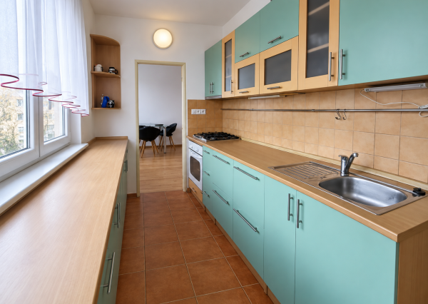 Na prenájom 2-izbový byt v Komárne – Košická ulica, 55 m² s balkónom