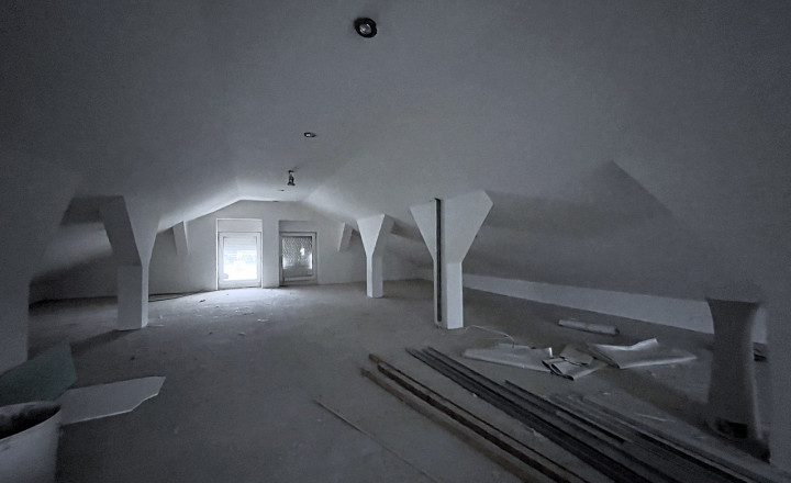 NOVÁ CENA !!! Nadštandardný rodinný dom so začatou rekonštrukciou, Nová Stráž - fotografia 16