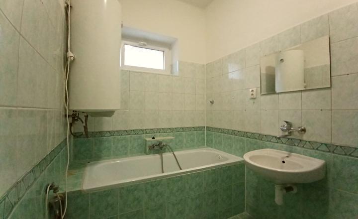 Rodinný dvojdom s možnosťou nadstavby na predaj, Nesvady - fotografia 4