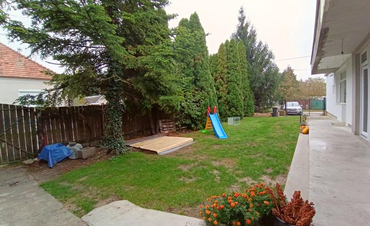 Rodinný dvojdom s možnosťou nadstavby na predaj, Nesvady - fotografia 13