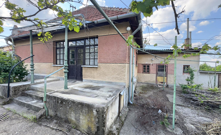 Rodinný dom v Dulovciach s pekným výhľadom