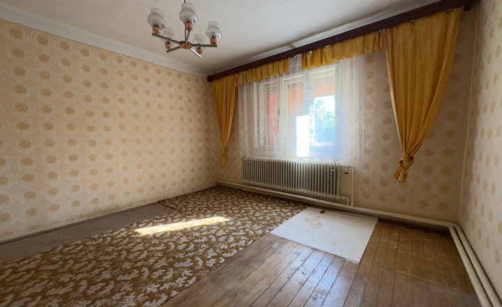 Rodinný dom v Dulovciach s pekným výhľadom - fotografia 7