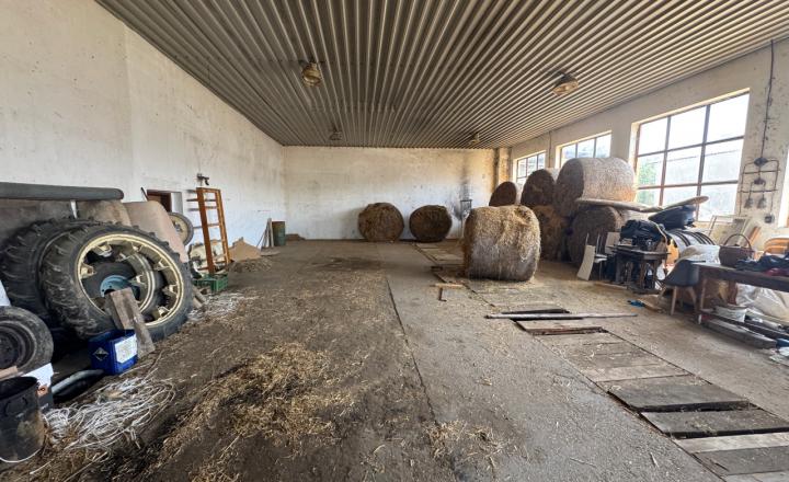 Rodinná farma skoro 2,5 hektároch pri Komárne - fotografia 2