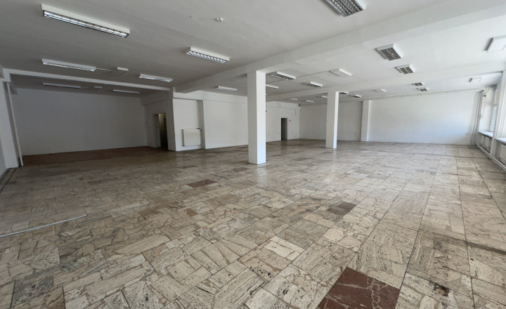 Obchodný priestor v centre mesta Kolárovo