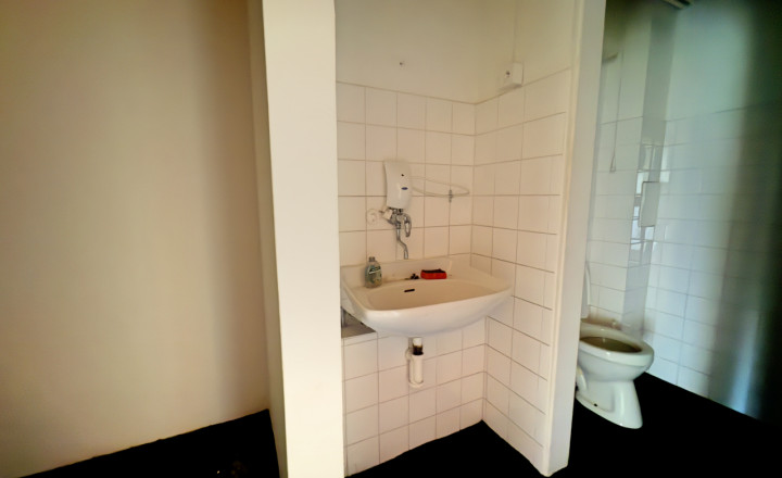 Obchodný priestor v centre mesta Kolárovo - fotografia 3