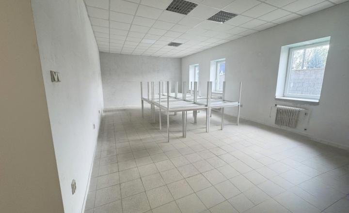 Na prenájom - administratívne priestory Nova Stráž - fotografia 4