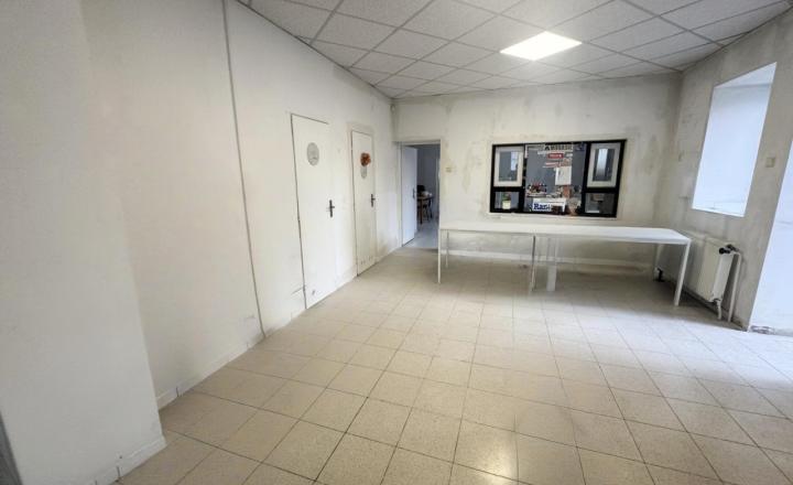 Na prenájom - administratívne priestory Nova Stráž - fotografia 1
