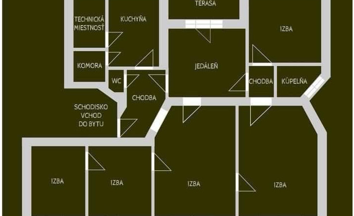 Veľkoplošný 5-izbový meštiansky byt v centre mesta