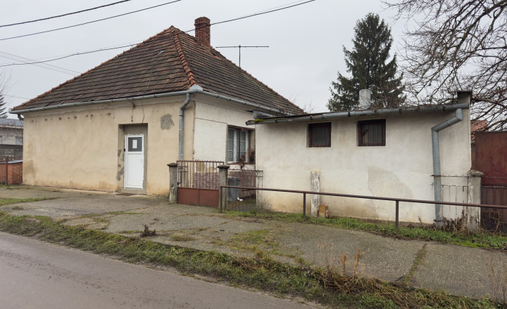 Rodinný dom na podnikanie alebo investičné bývanie –  Bát. Kosihy. - fotografia 5
