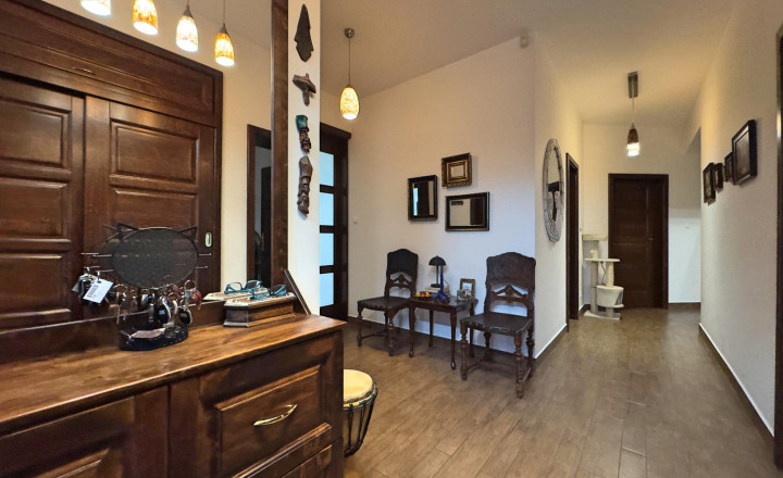 Exkluzívny rodinný dom Komárno – inteligentný luxus a skutočný pokoj. - fotografia 1
