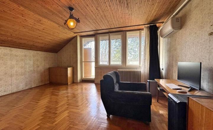 Rodinný dom s podkrovím v Koppánymonostor – pokojné bývanie s dobrou dostupnosťou do Komárna - fotografia 7