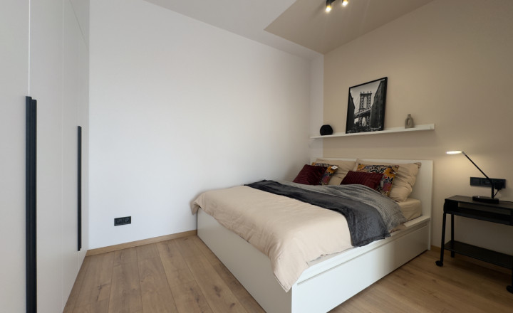 Jednoizbový moderný apartmán s veľkou terasou, Komárno