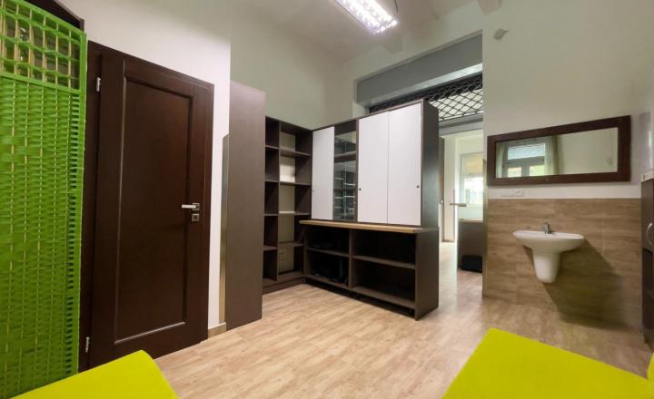 Prenájom, 40 m² priestoru v centre Nových Zámkov - fotografia 1