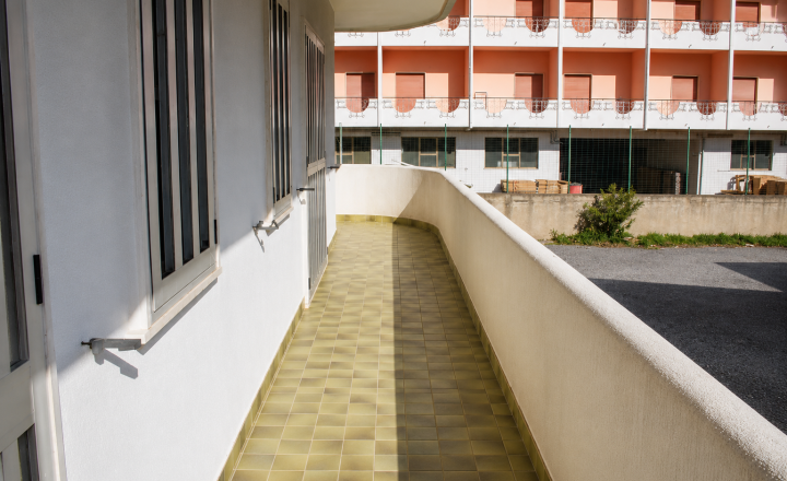 120 m² pri mori s terasou 35 m². Priestor, ktorý si dnes za túto cenu hľadá náhradu len ťažko. - fotografia 1