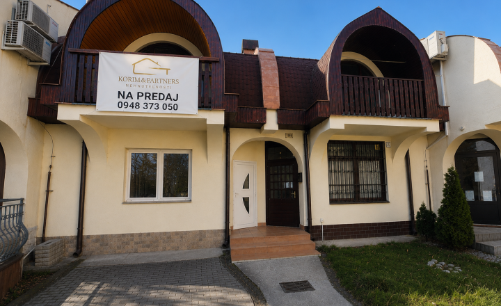 Bývanie a podnikanie pod jednou strechou - Komárno - fotografia 1