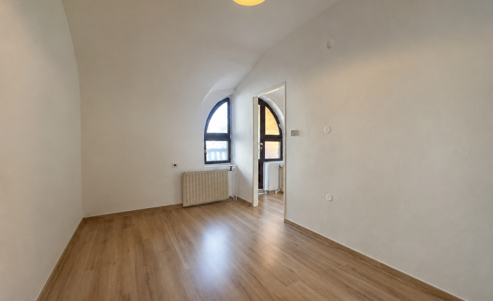 Bývanie a podnikanie pod jednou strechou - Komárno - fotografia 19