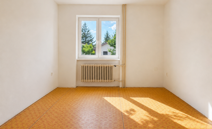 Rodinný dom vo vyhľadávanej lokalite s 5 izbami, garážou a kompletným podpivničením - fotografia 8