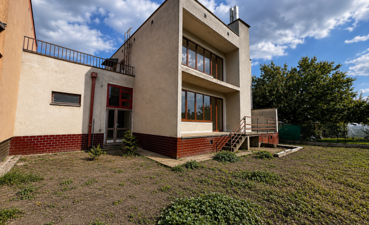 Rodinný dom vo vyhľadávanej lokalite s 5 izbami, garážou a kompletným podpivničením - fotografia 13