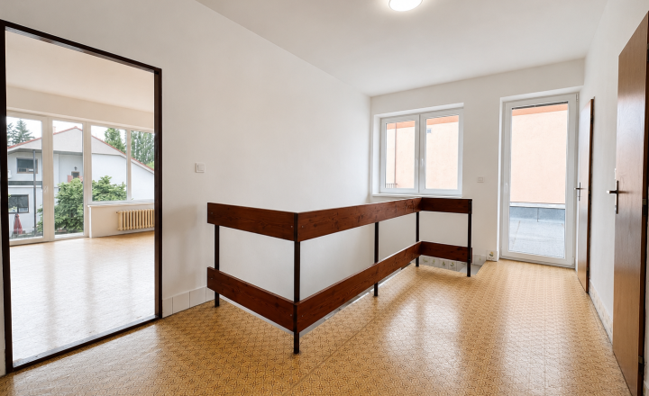 Rodinný dom vo vyhľadávanej lokalite s 5 izbami, garážou a kompletným podpivničením - fotografia 18