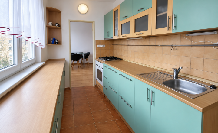 Na prenájom 2-izbový byt v Komárne – Košická ulica, 55 m² s balkónom