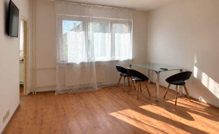 Na prenájom 2-izbový byt v Komárne – Košická ulica, 55 m² s balkónom - fotografia 1