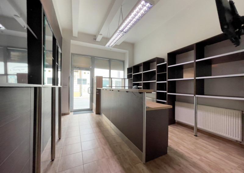 Prenájom, 40 m² priestoru v centre Nových Zámkov