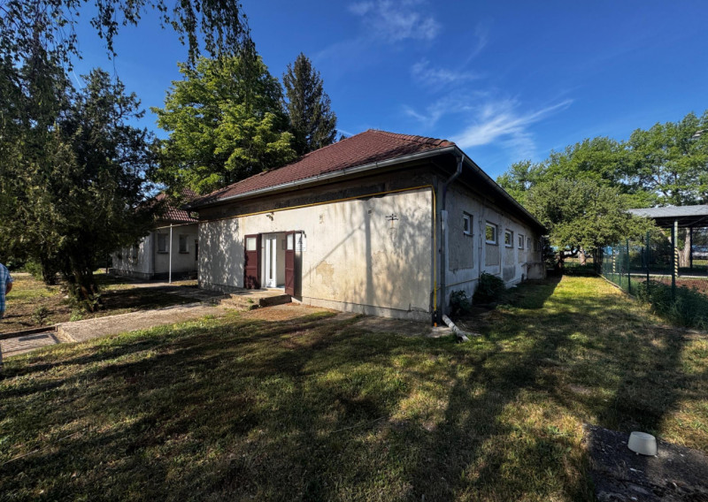 Budova s potenciálom pre podnikanie, 581 m² úžitkovej plochy, CHOTÍN
