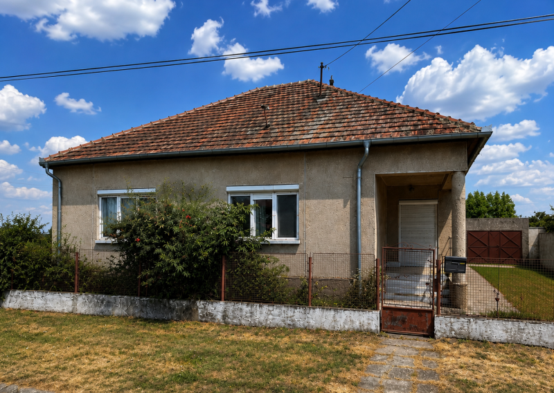 Poctivý rodinný dom s veľkým pozemkom | Iža
